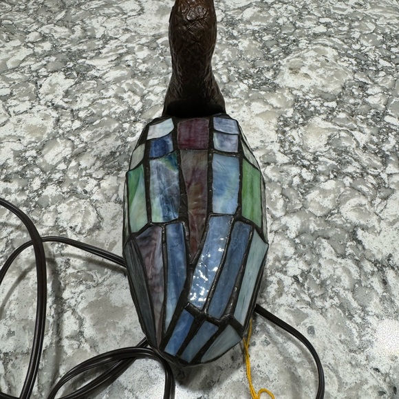 Vintage Quoizel Tiffany duck accent table lamp TF6556R - Picture 4 of 11